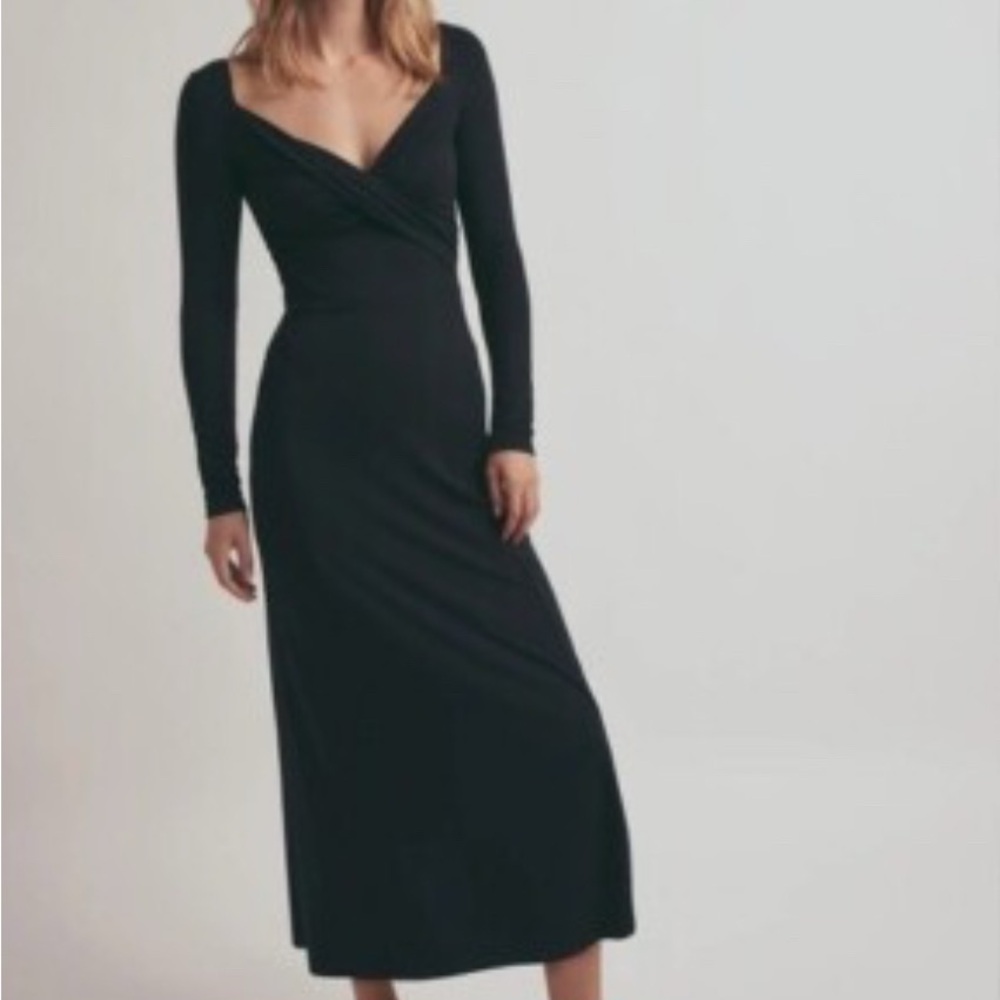 Elegant Black Long-Sleeve Wrap Midi Dress